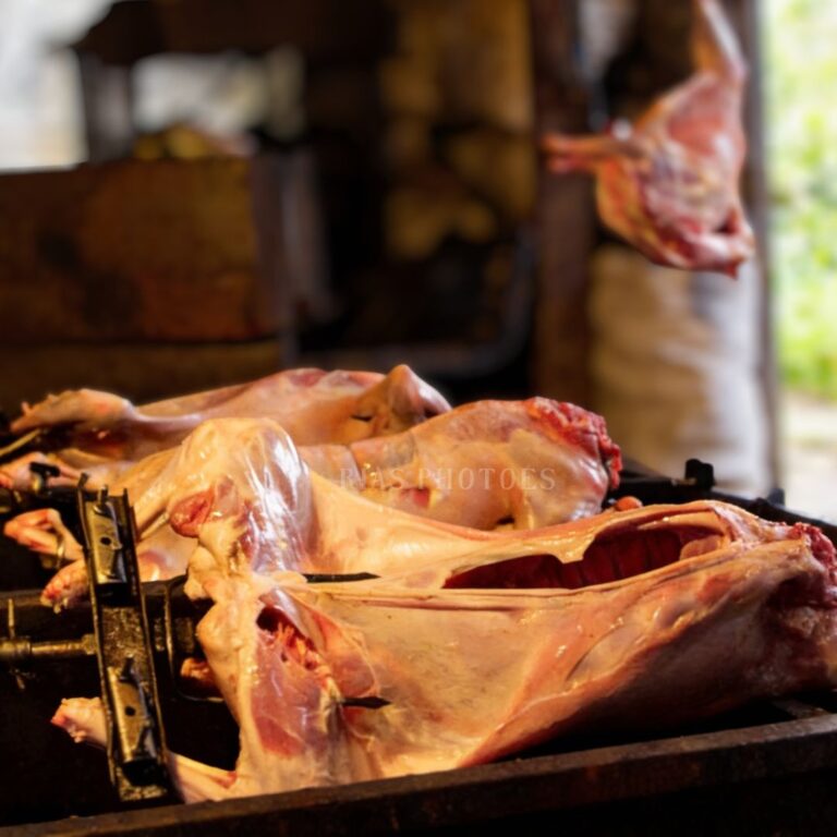 Proses Pembuatan Kambing Guling Bandung